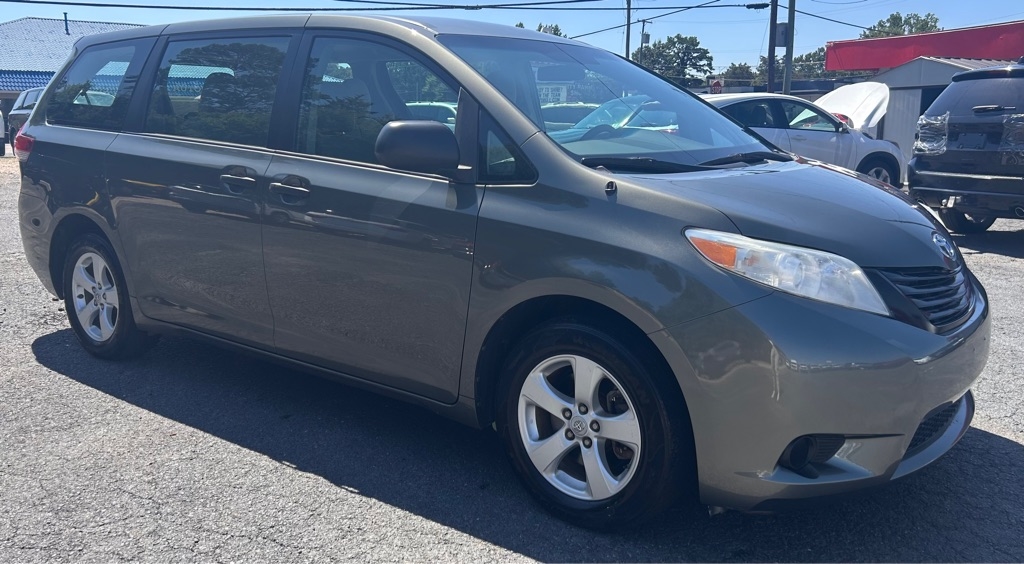 Toyota Sienna  2012