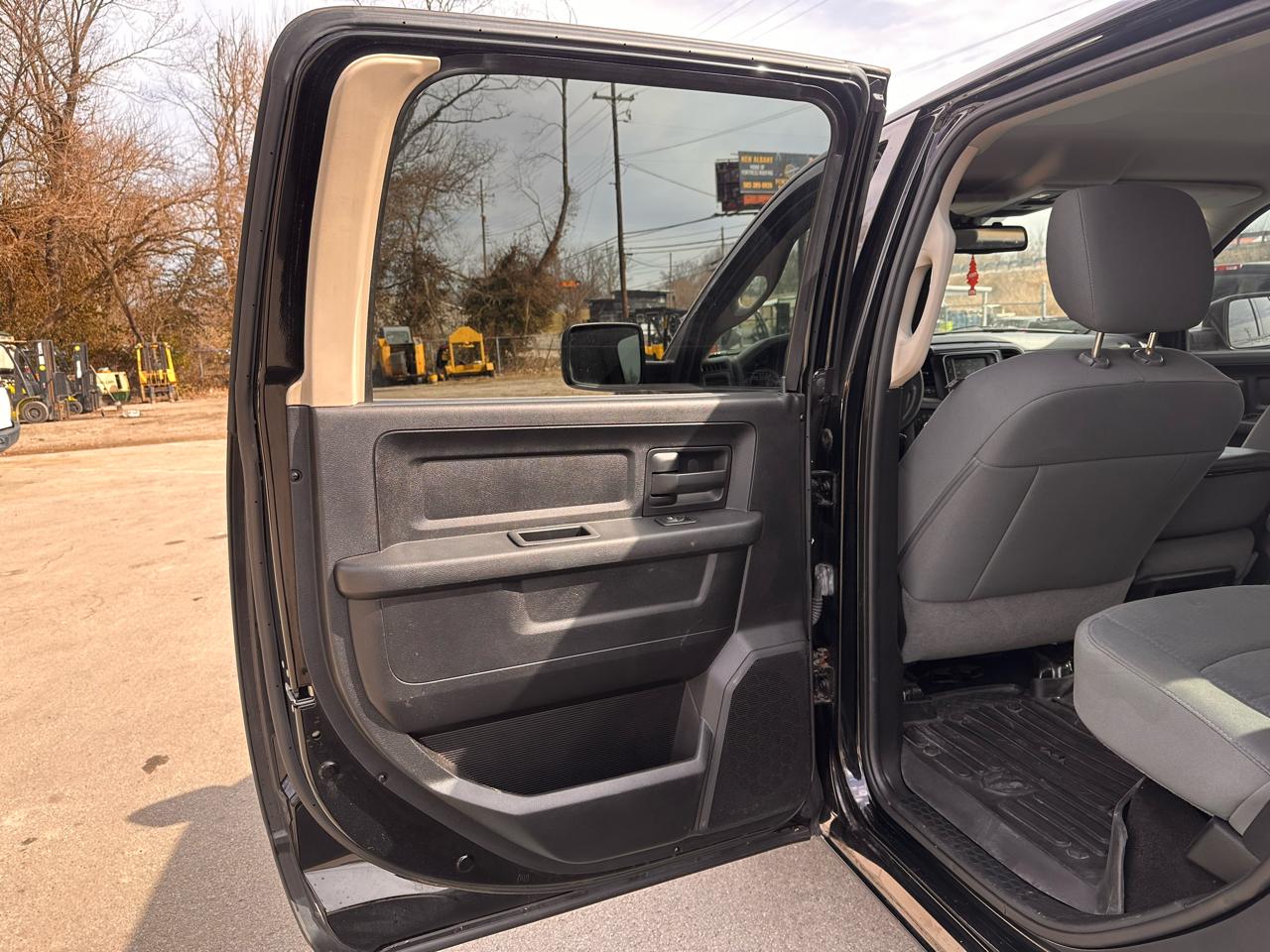 Dodge Ram 2500 ST Crew Cab LWB 4WD 2014