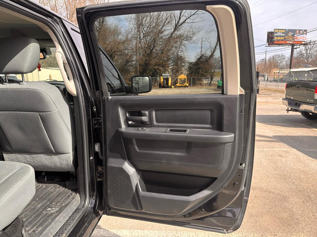 Dodge Ram 2500 ST Crew Cab LWB 4WD 2014