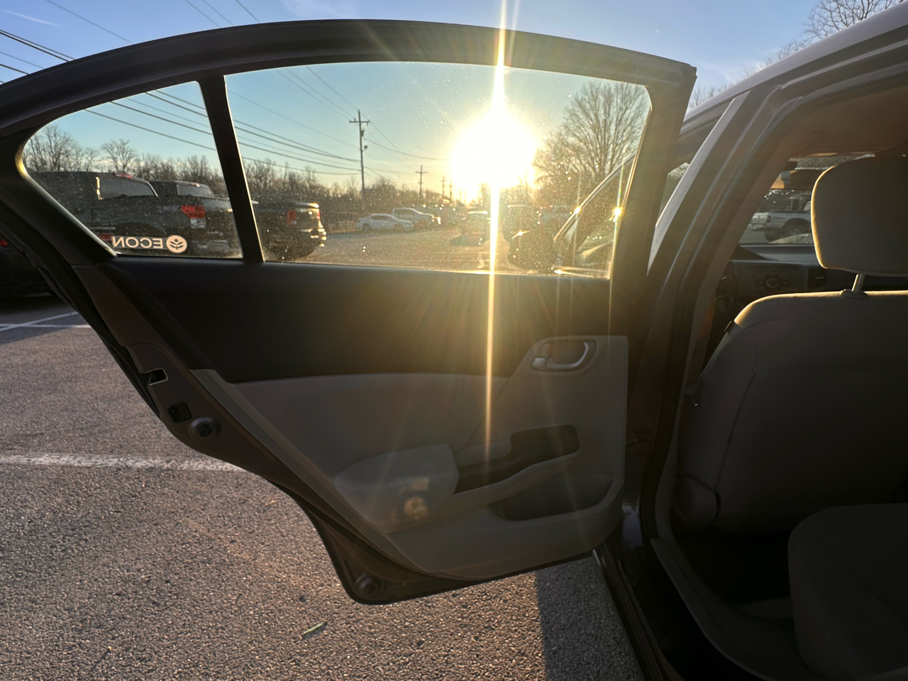 Honda Civic LX Sedan 5-Speed AT 2012