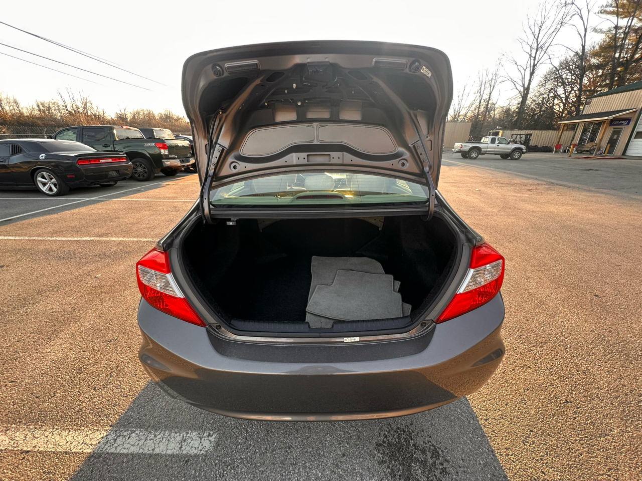 Honda Civic LX Sedan 5-Speed AT 2012