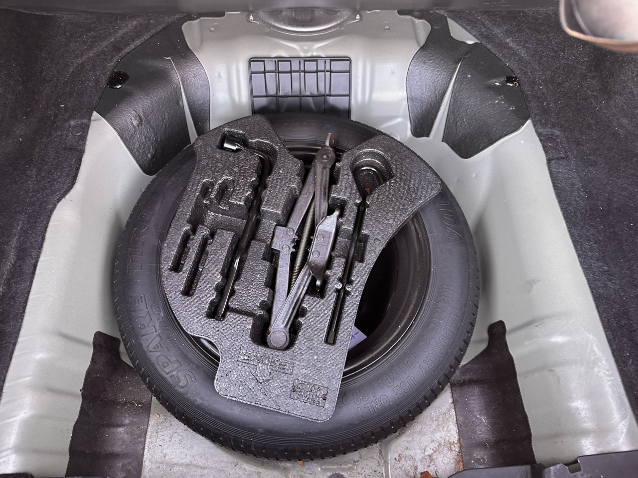 Honda Civic LX Sedan 5-Speed AT 2012