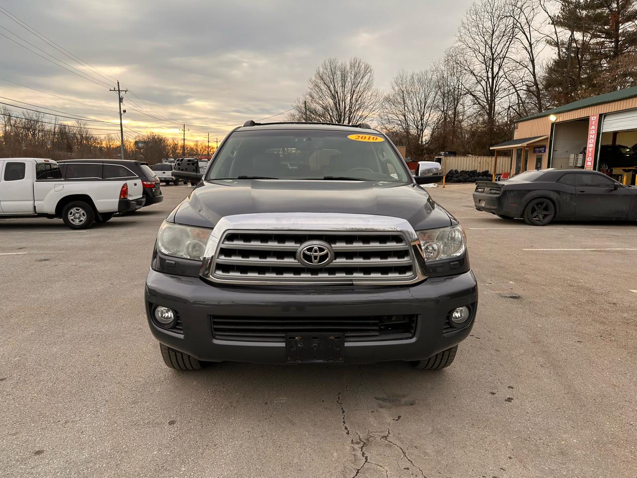 Toyota Sequoia Plantium 4WD 2010