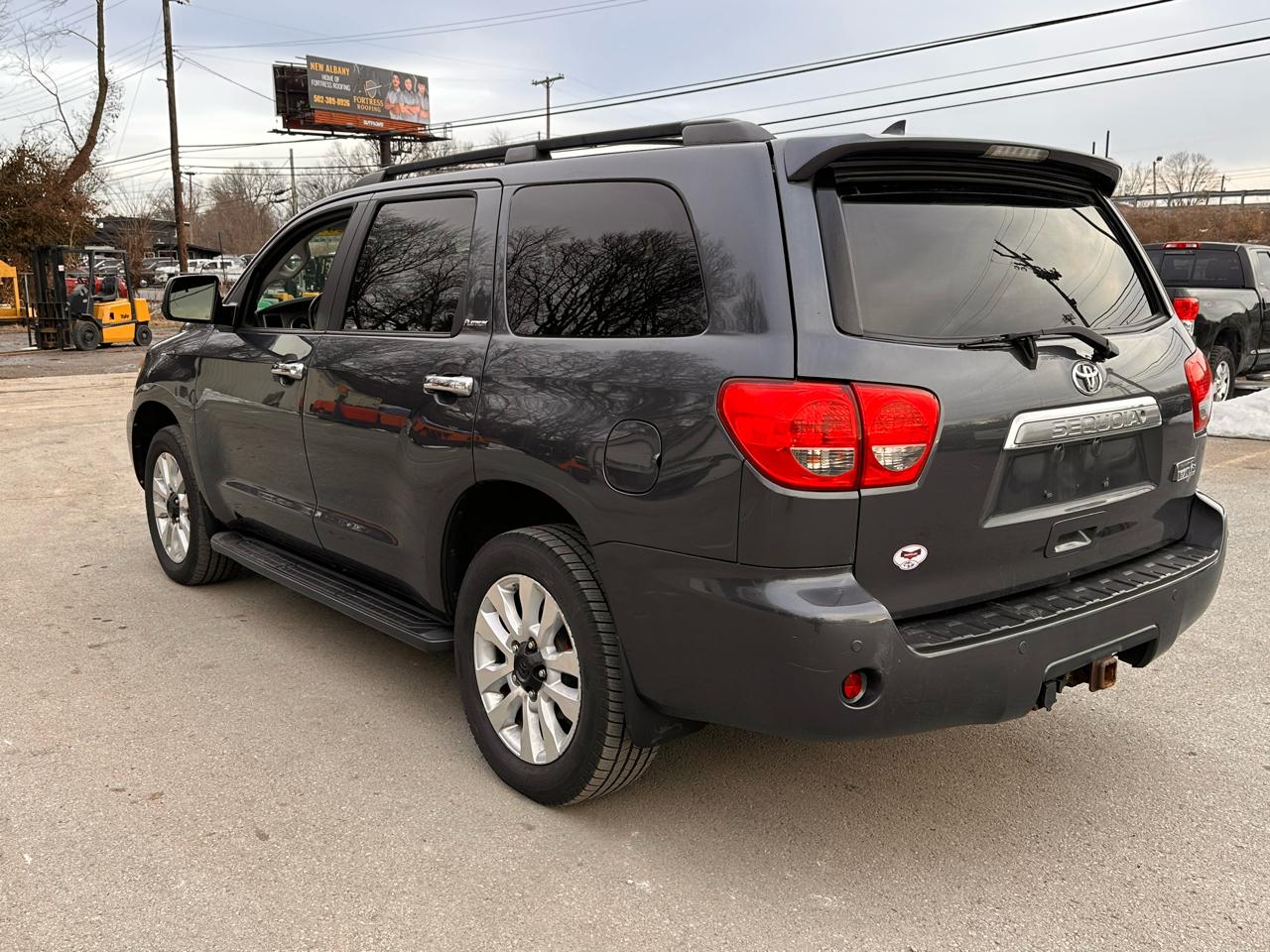 Toyota Sequoia Plantium 4WD 2010