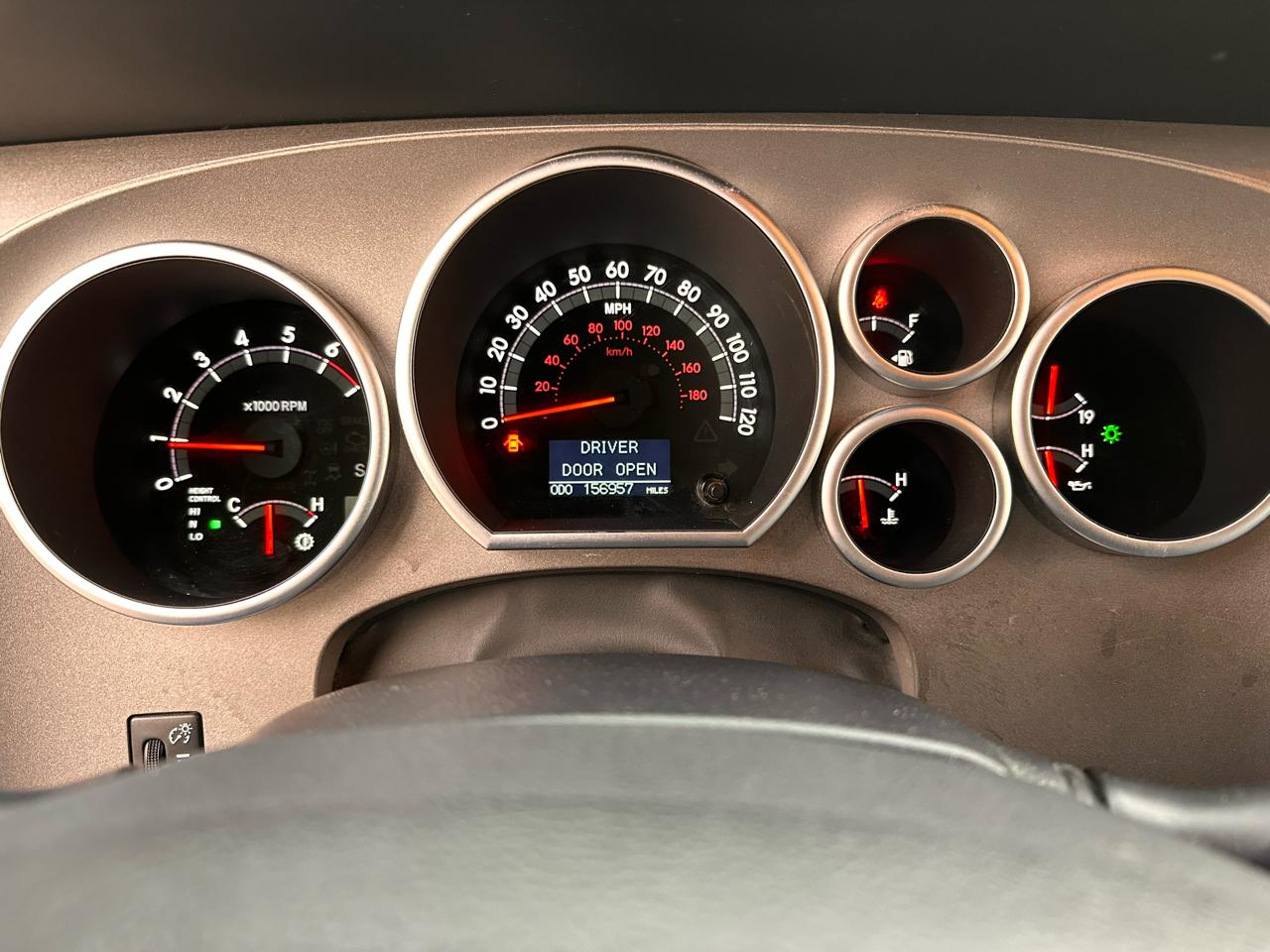 Toyota Sequoia Plantium 4WD 2010