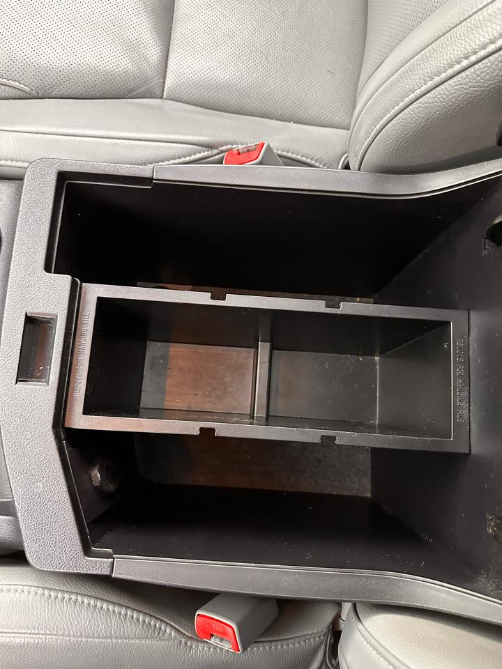 Toyota Sequoia Plantium 4WD 2010