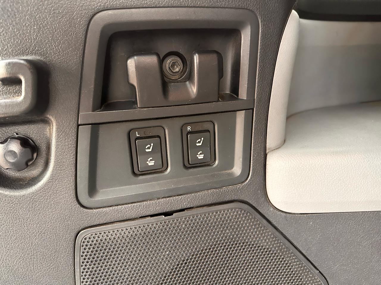 Toyota Sequoia Plantium 4WD 2010