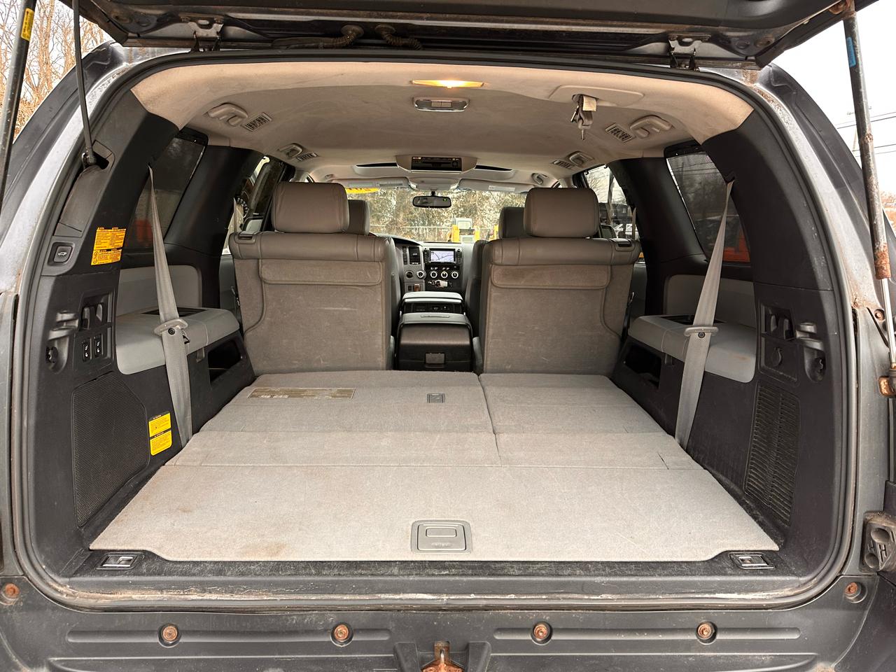 Toyota Sequoia Plantium 4WD 2010