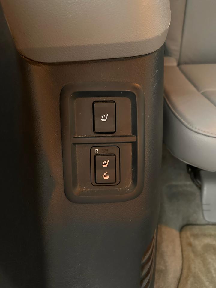 Toyota Sequoia Plantium 4WD 2010