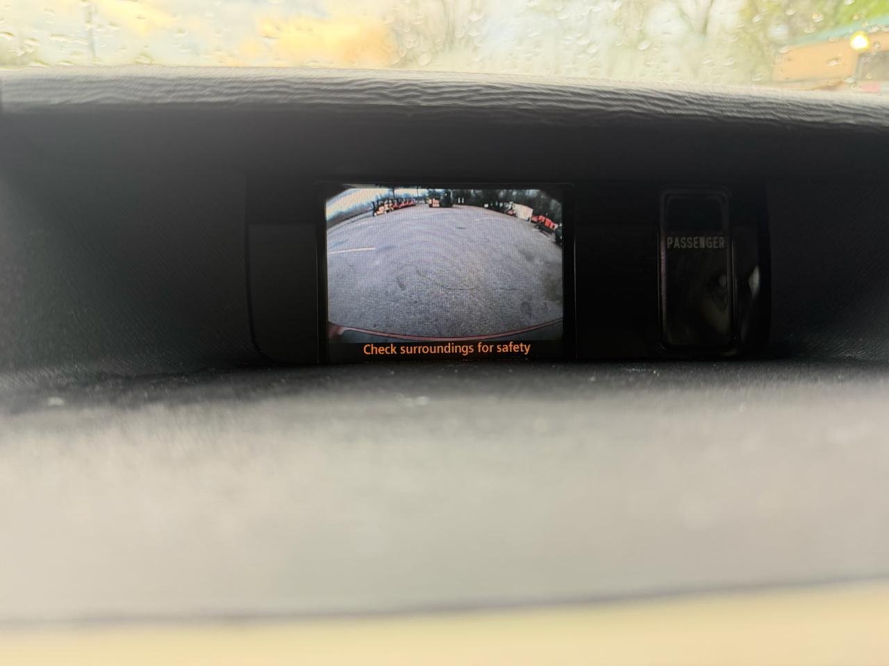 Toyota Sienna LE 8-Pass V6 2011