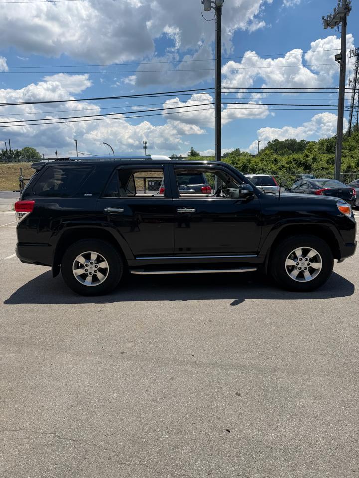 Toyota 4Runner SR5 4WD 2012