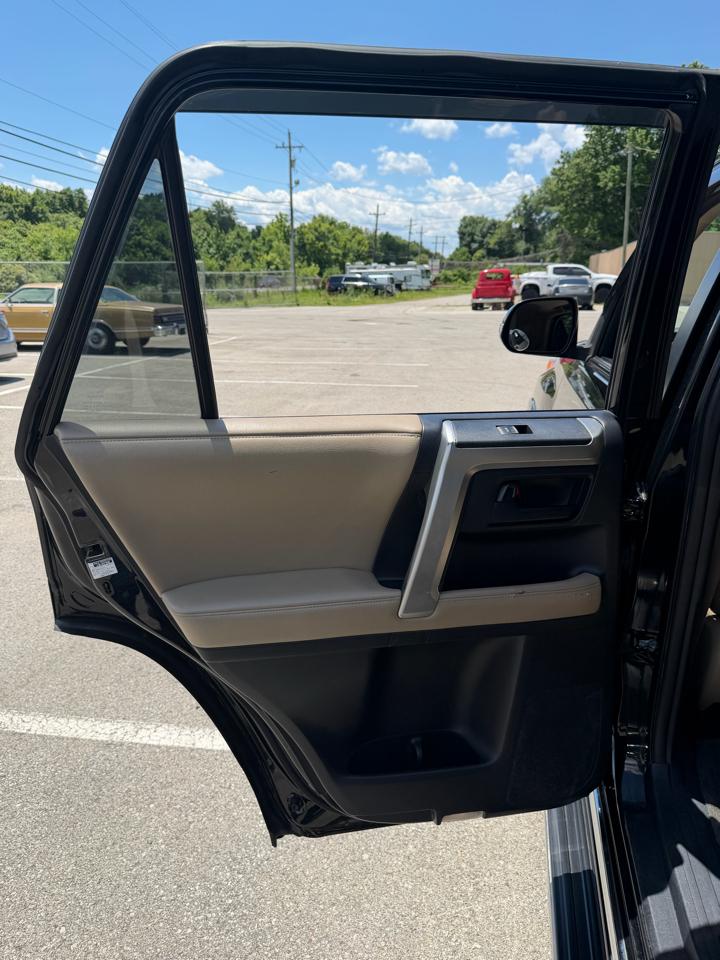 Toyota 4Runner SR5 4WD 2012