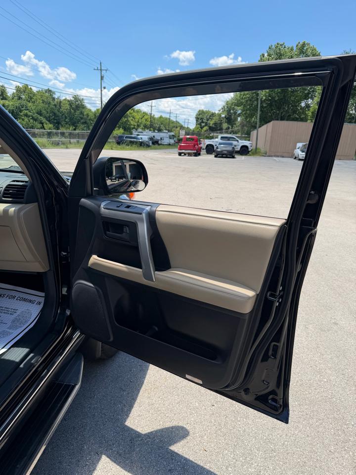Toyota 4Runner SR5 4WD 2012