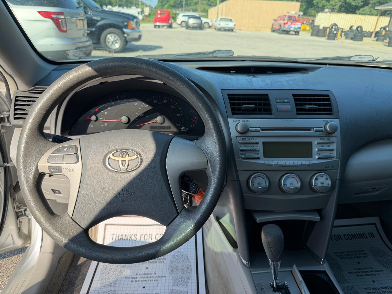 2011 Toyota Camry LE - Photo 11