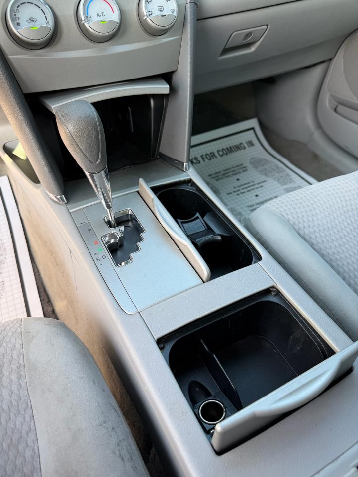 2011 Toyota Camry LE - Photo 13