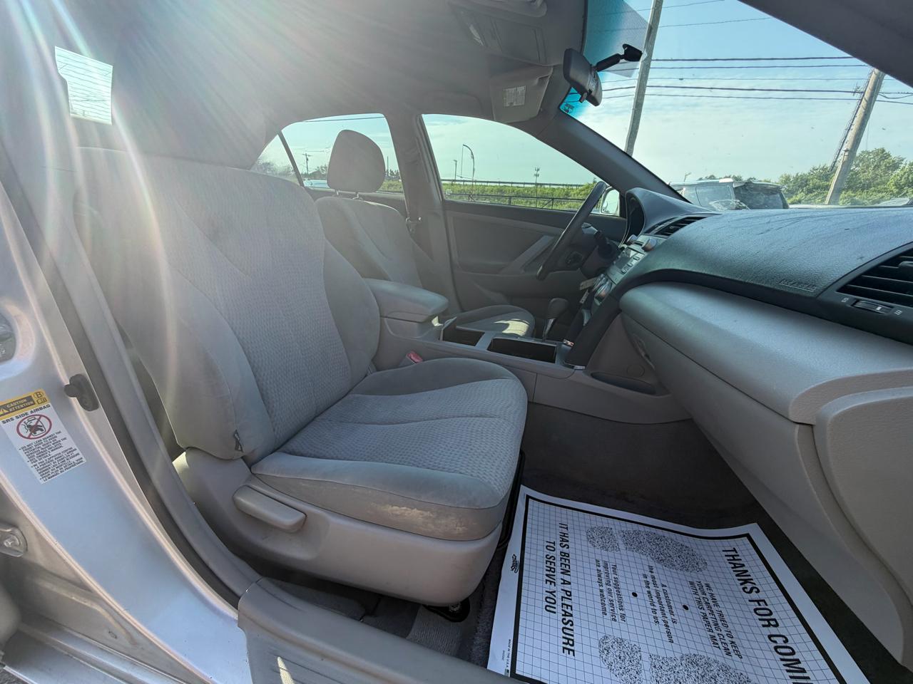 2011 Toyota Camry LE - Photo 23