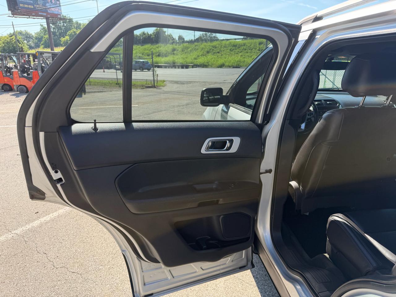 2014 Ford Explorer XLT - Photo 14