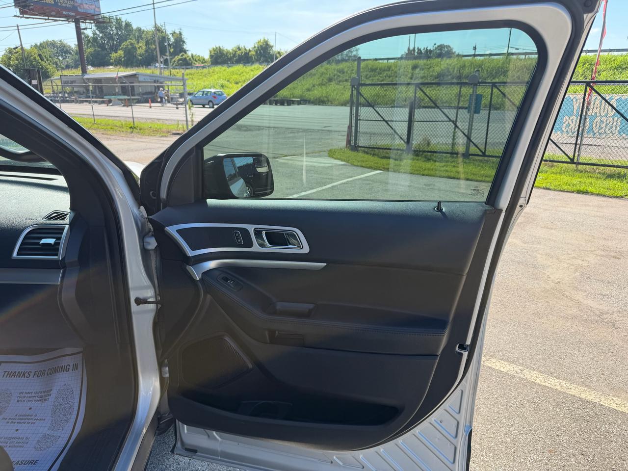 2014 Ford Explorer XLT - Photo 22