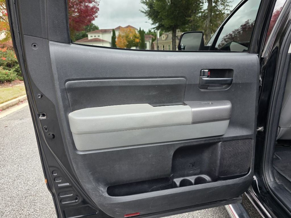 Toyota Tundra Tundra-Grade CrewMax 5.7L FFV 4WD 2013 Toyota Tundra Tundra-Grade CrewMax 5.7L FFV 4WD 2013