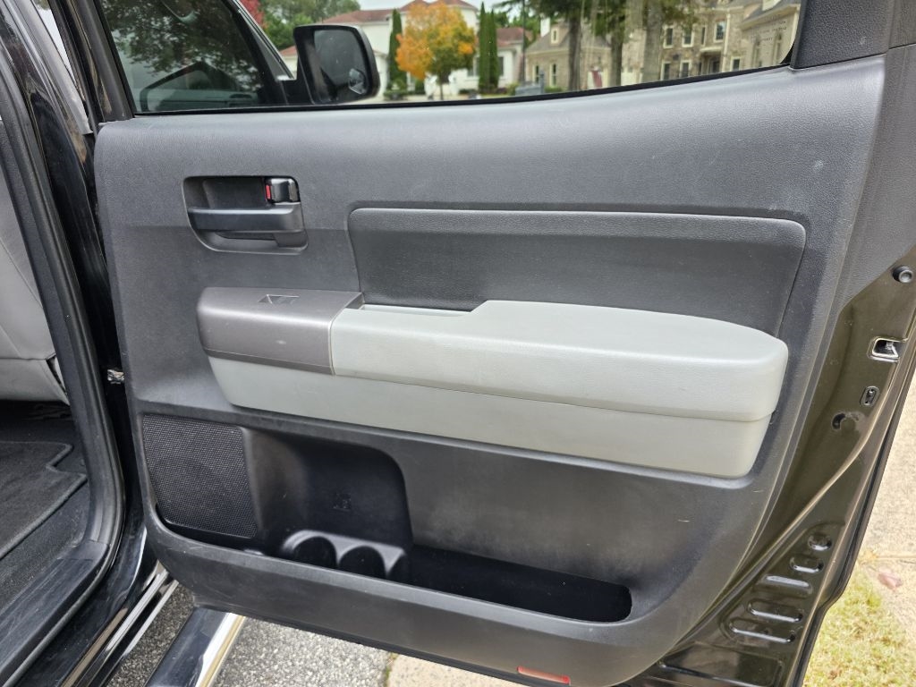 Toyota Tundra Tundra-Grade CrewMax 5.7L FFV 4WD 2013 Toyota Tundra Tundra-Grade CrewMax 5.7L FFV 4WD 2013