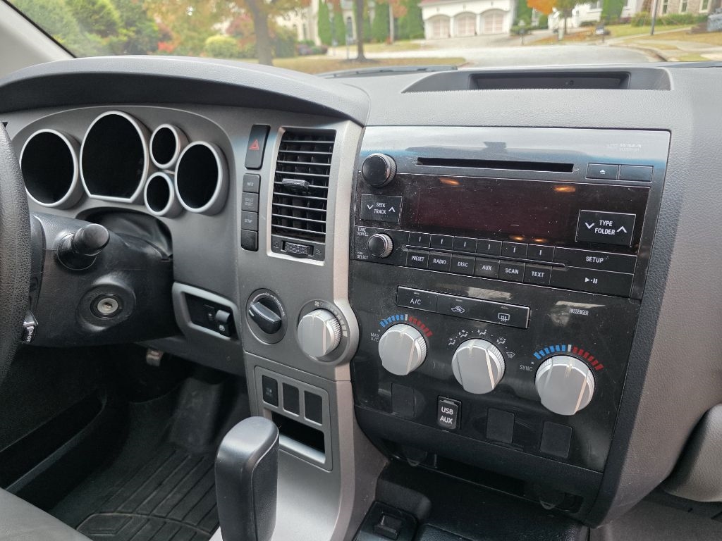 Toyota Tundra Tundra-Grade CrewMax 5.7L FFV 4WD 2013 Toyota Tundra Tundra-Grade CrewMax 5.7L FFV 4WD 2013