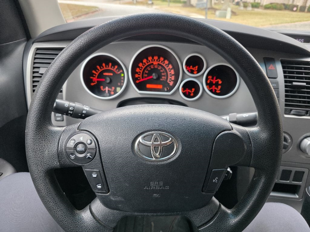 Toyota Tundra Tundra-Grade CrewMax 5.7L FFV 4WD 2013 Toyota Tundra Tundra-Grade CrewMax 5.7L FFV 4WD 2013