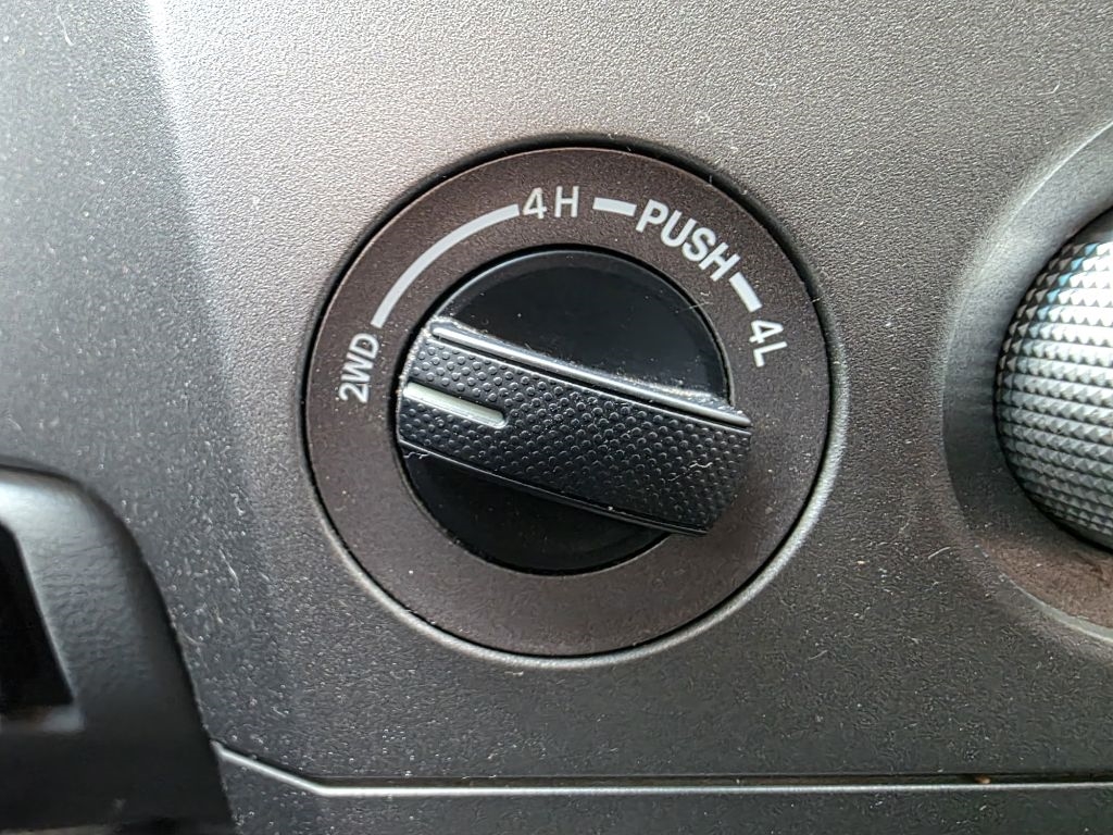 Toyota Tundra Tundra-Grade CrewMax 5.7L FFV 4WD 2013 Toyota Tundra Tundra-Grade CrewMax 5.7L FFV 4WD 2013