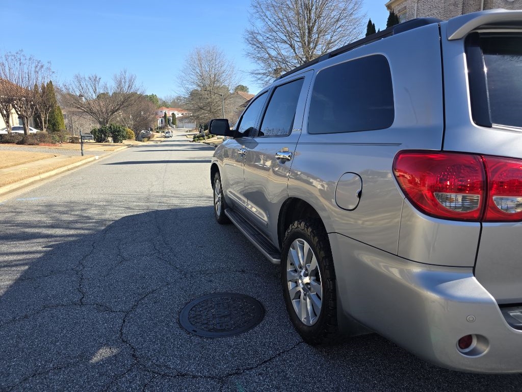 Toyota Sequoia Limited 4WD FFV 2013