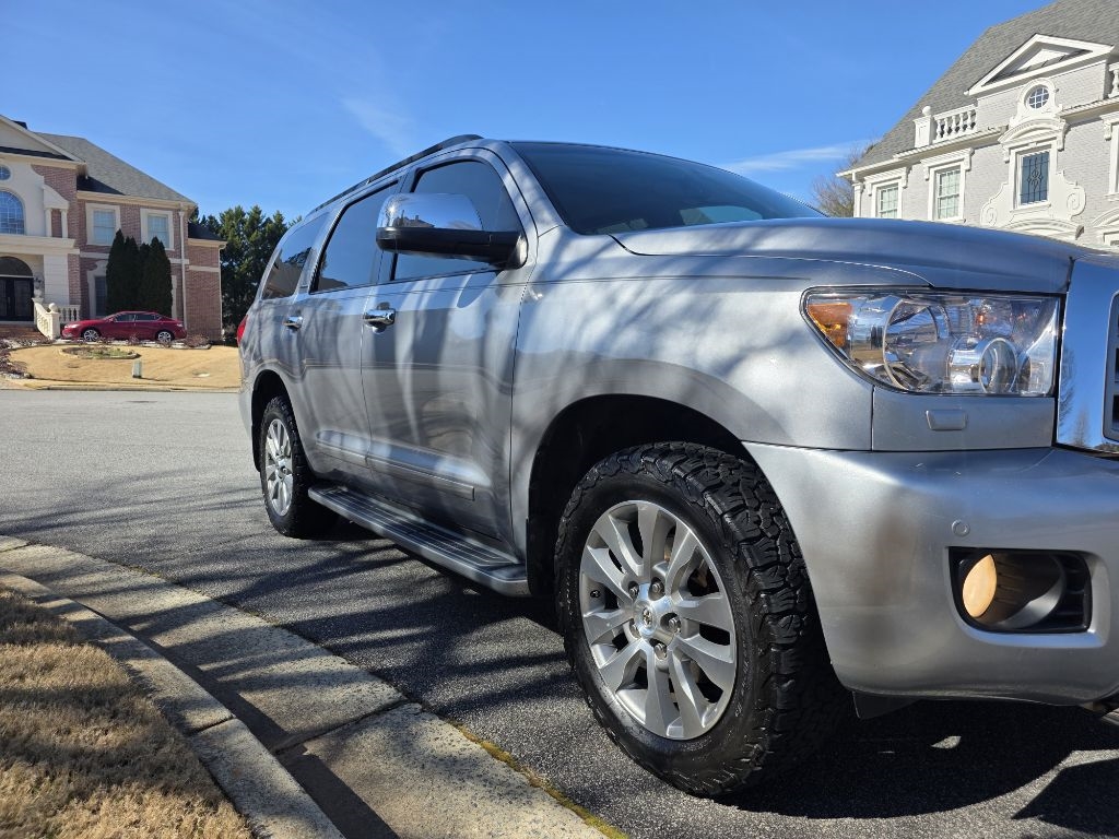 Toyota Sequoia Limited 4WD FFV 2013