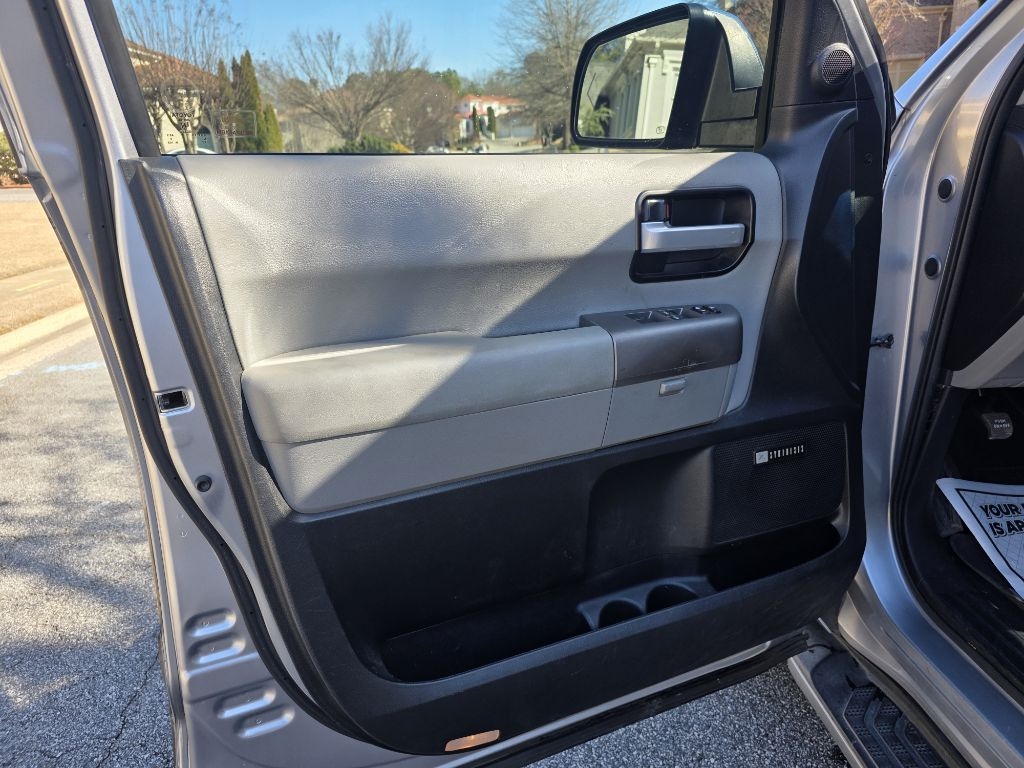 Toyota Sequoia Limited 4WD FFV 2013