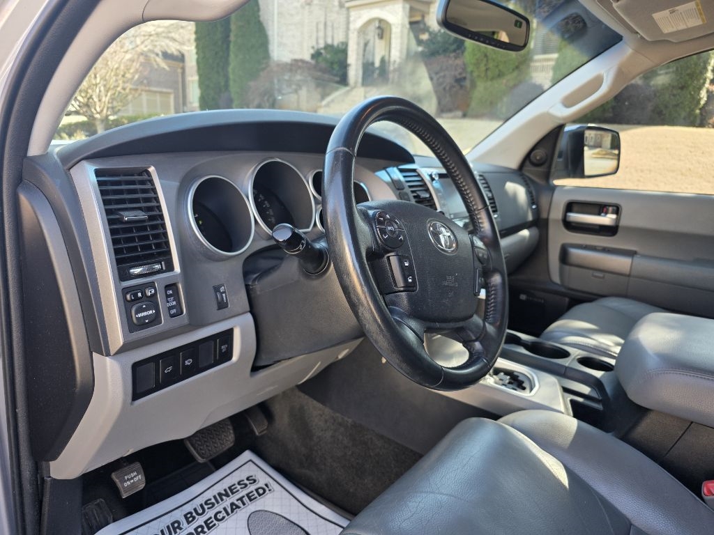 Toyota Sequoia Limited 4WD FFV 2013