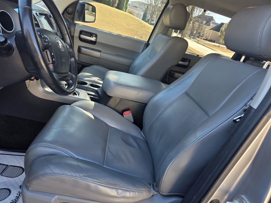 Toyota Sequoia Limited 4WD FFV 2013