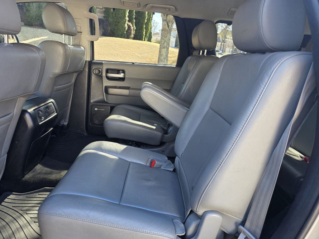 Toyota Sequoia Limited 4WD FFV 2013