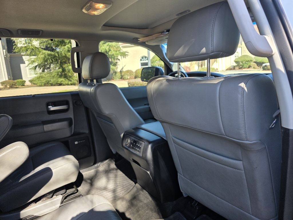 Toyota Sequoia Limited 4WD FFV 2013