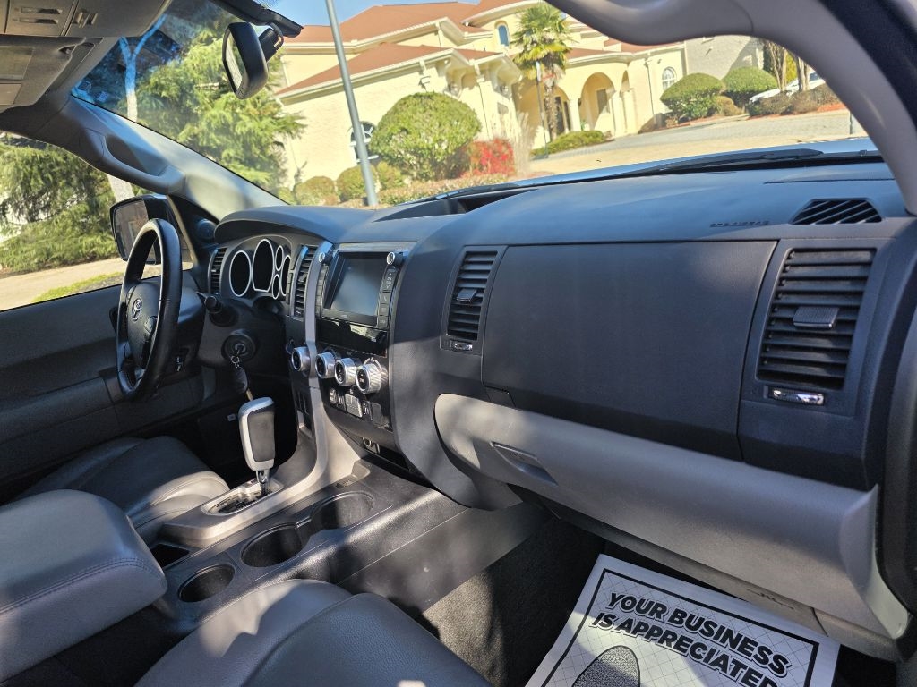 Toyota Sequoia Limited 4WD FFV 2013