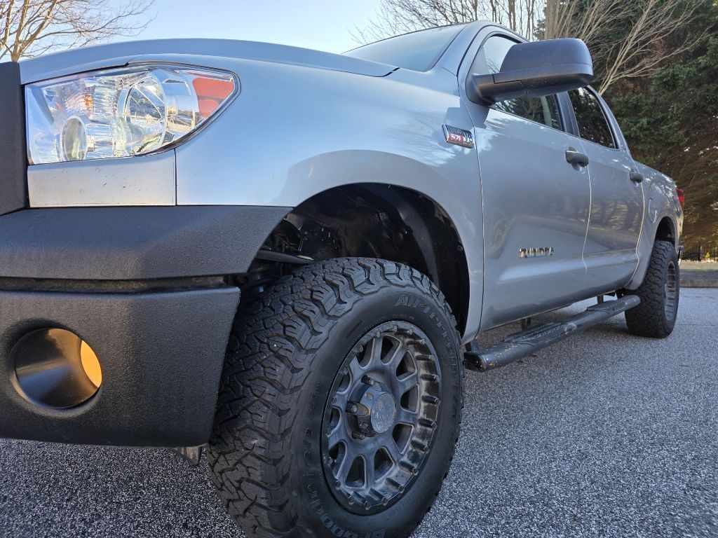 Toyota Tundra Tundra-Grade CrewMax 5.7L 2WD 2013