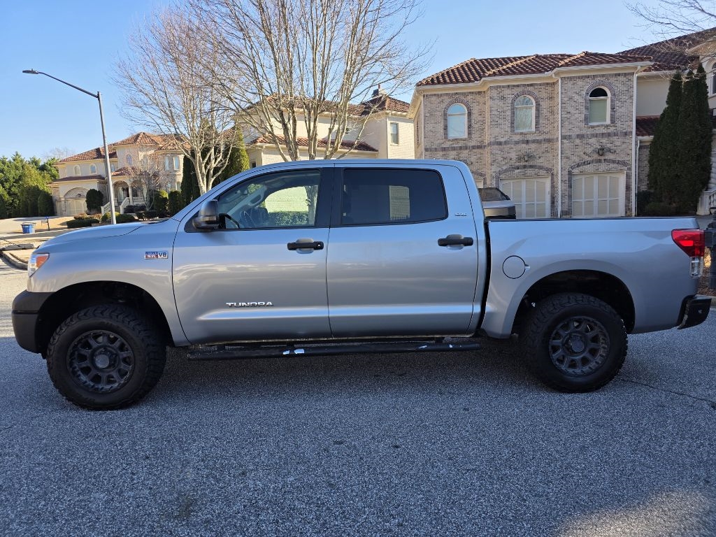 Toyota Tundra Tundra-Grade CrewMax 5.7L 2WD 2013