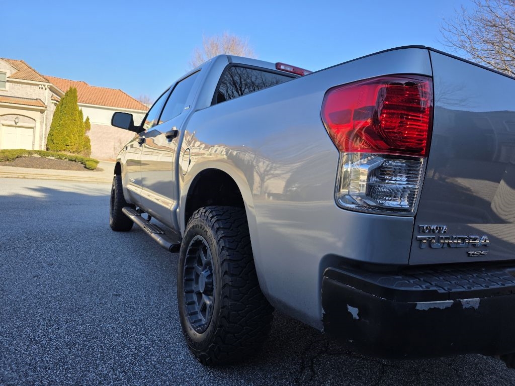 Toyota Tundra Tundra-Grade CrewMax 5.7L 2WD 2013