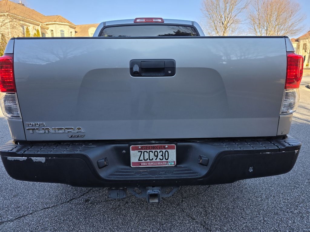 Toyota Tundra Tundra-Grade CrewMax 5.7L 2WD 2013