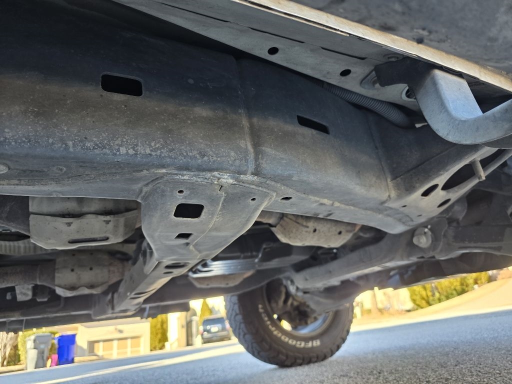 Toyota Tundra Tundra-Grade CrewMax 5.7L 2WD 2013