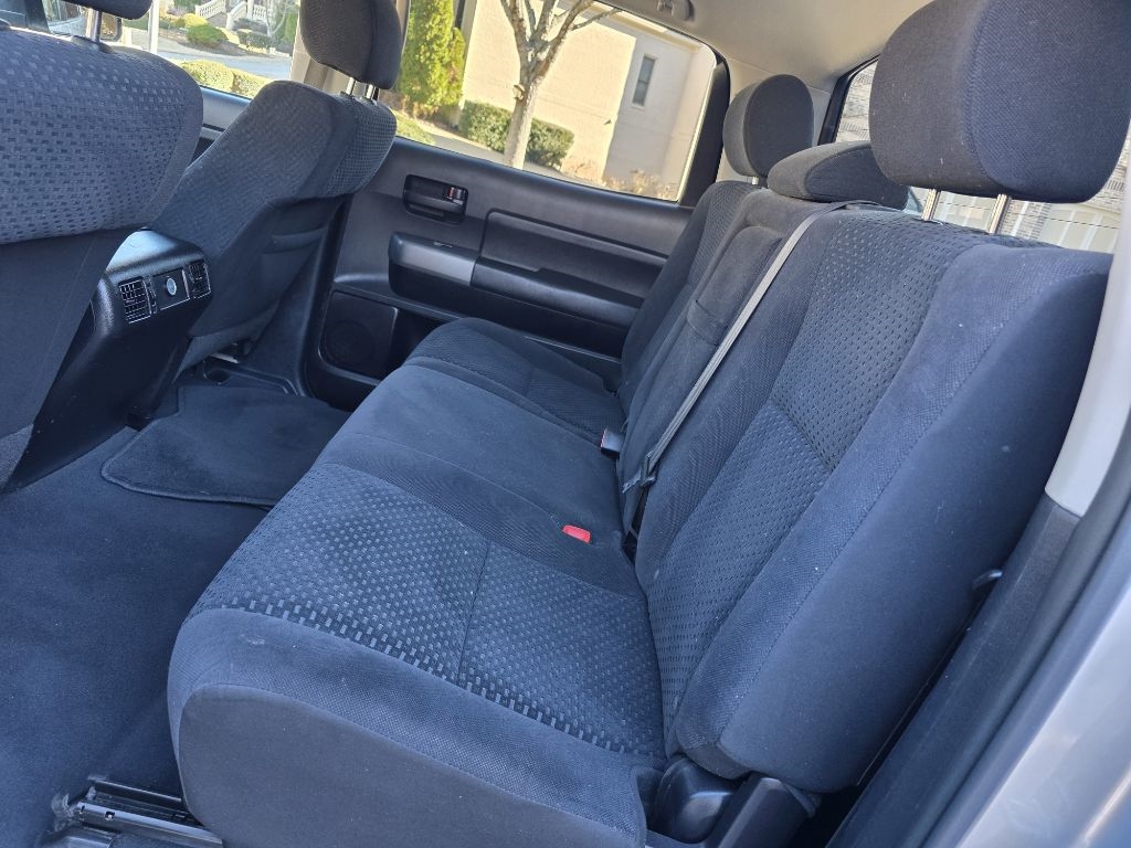 Toyota Tundra Tundra-Grade CrewMax 5.7L 2WD 2013