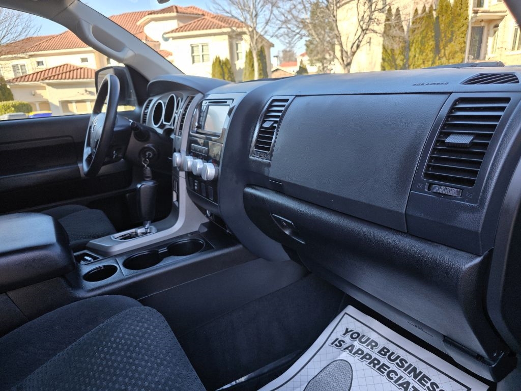 Toyota Tundra Tundra-Grade CrewMax 5.7L 2WD 2013
