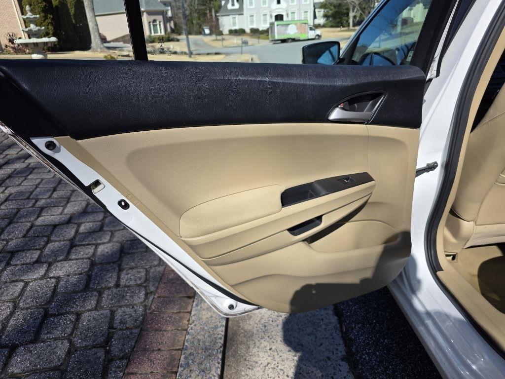 Honda Accord SE Sedan AT 2011