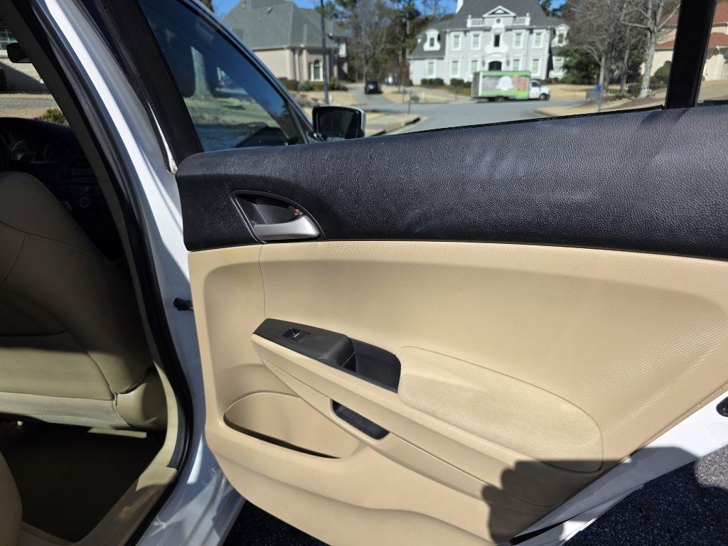 Honda Accord SE Sedan AT 2011