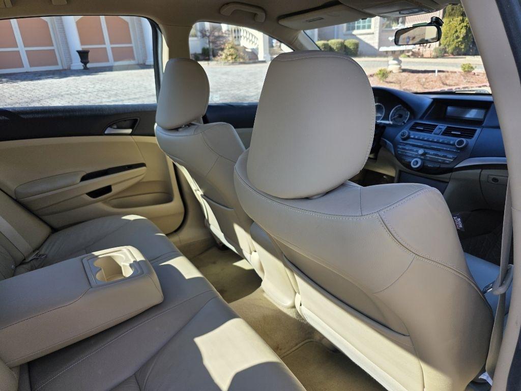 Honda Accord SE Sedan AT 2011