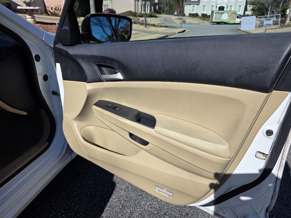 Honda Accord SE Sedan AT 2011