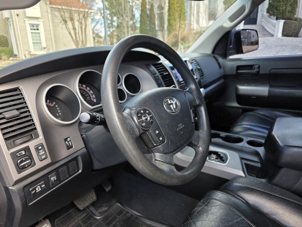 Toyota Tundra Tundra-Grade 5.7L Double Cab 2WD 2012