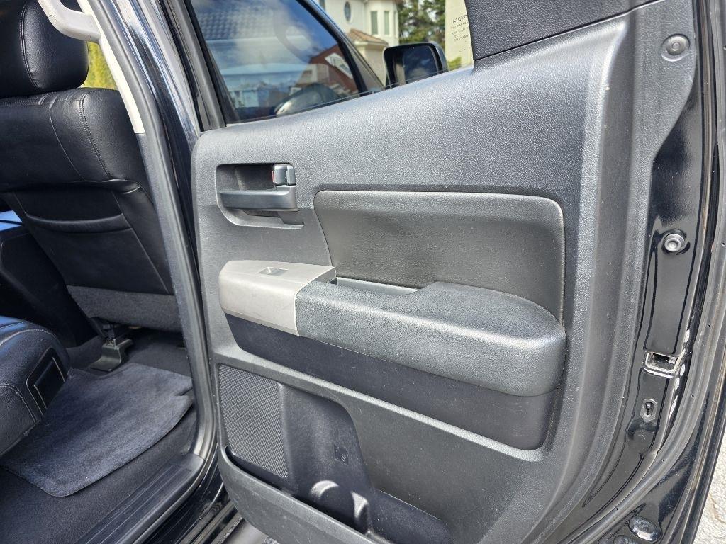 Toyota Tundra Tundra-Grade 5.7L Double Cab 2WD 2012