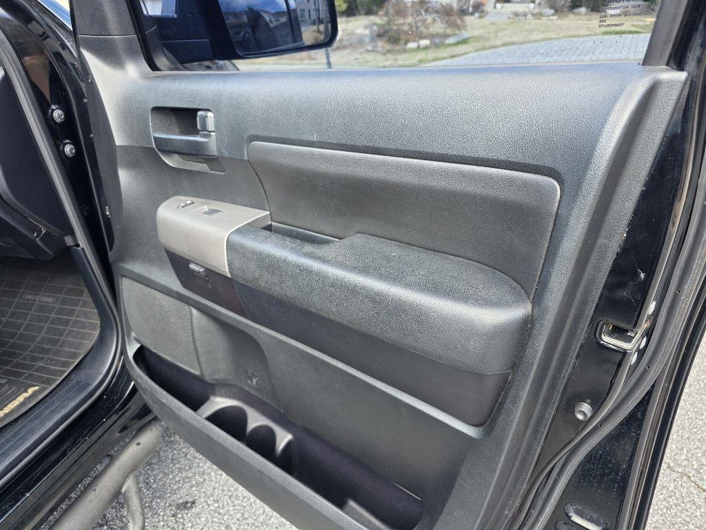 Toyota Tundra Tundra-Grade 5.7L Double Cab 2WD 2012