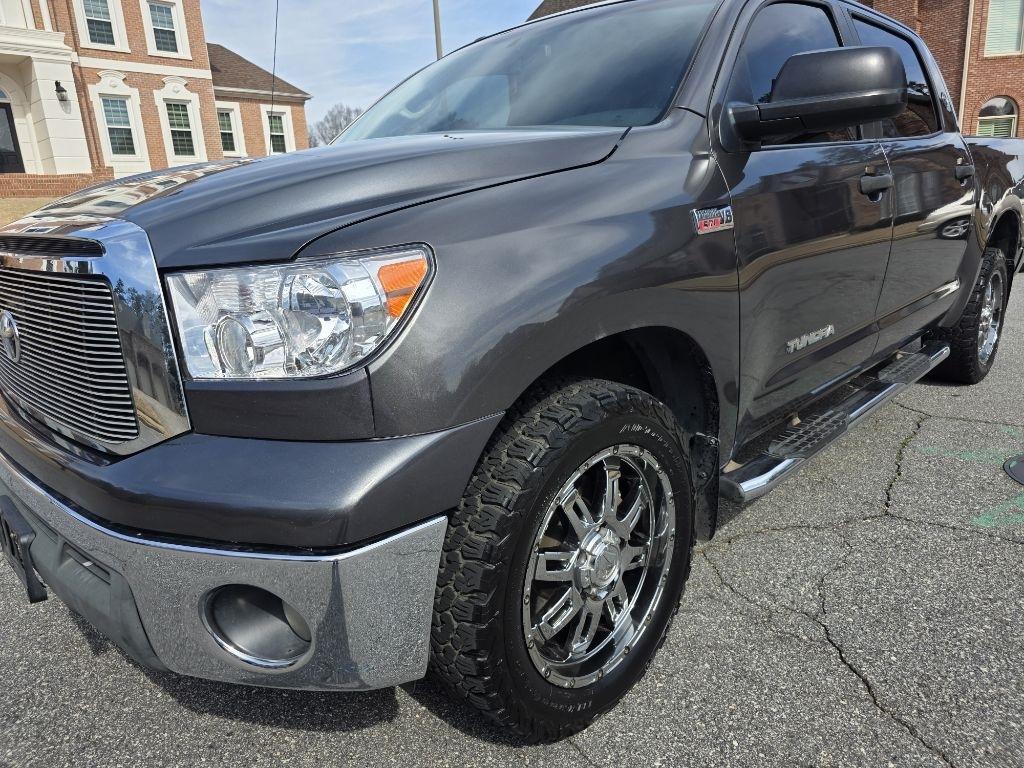 Toyota Tundra Tundra-Grade CrewMax 5.7L 2WD 2012